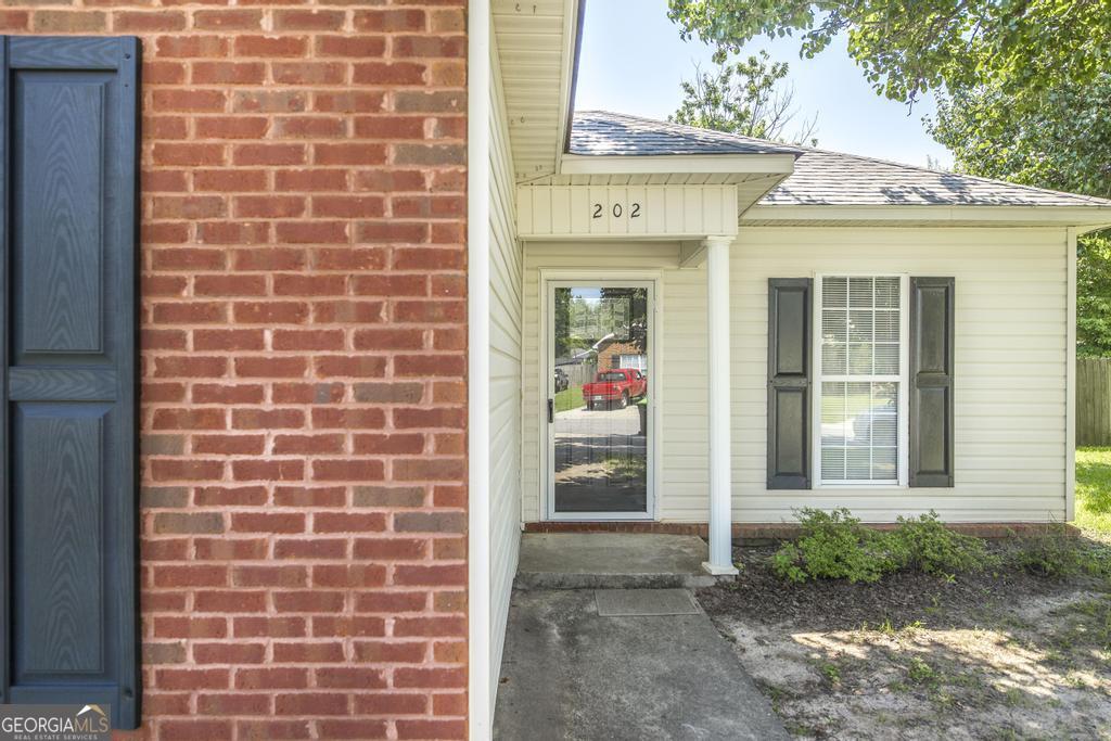 202 Norman LN
