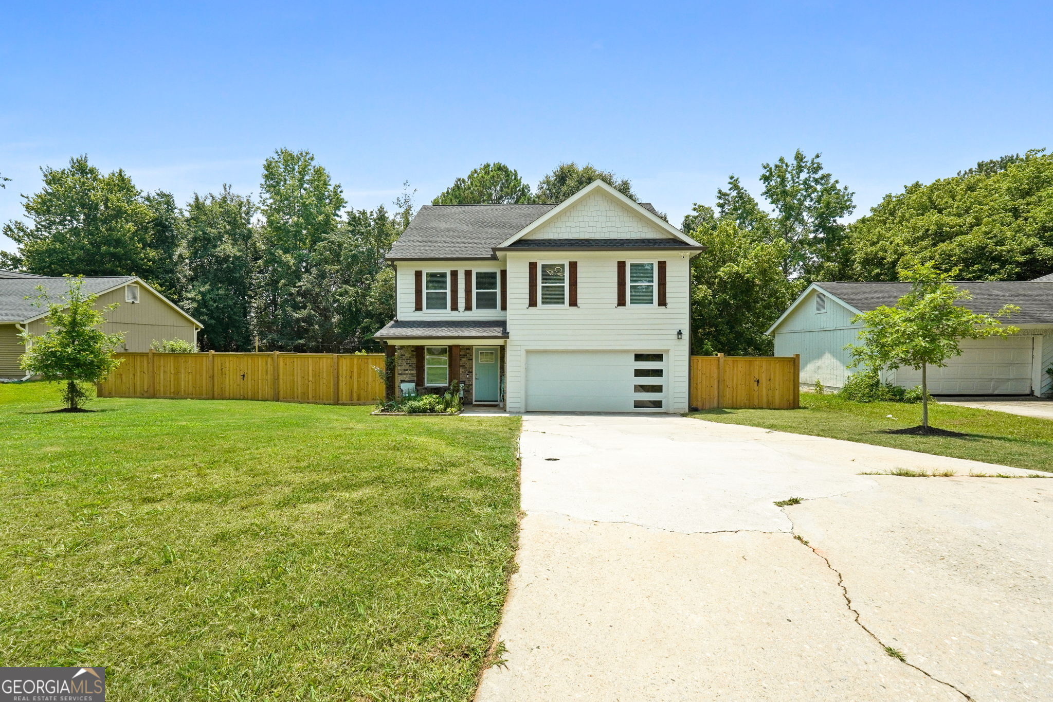 9477 Forest Knoll DR