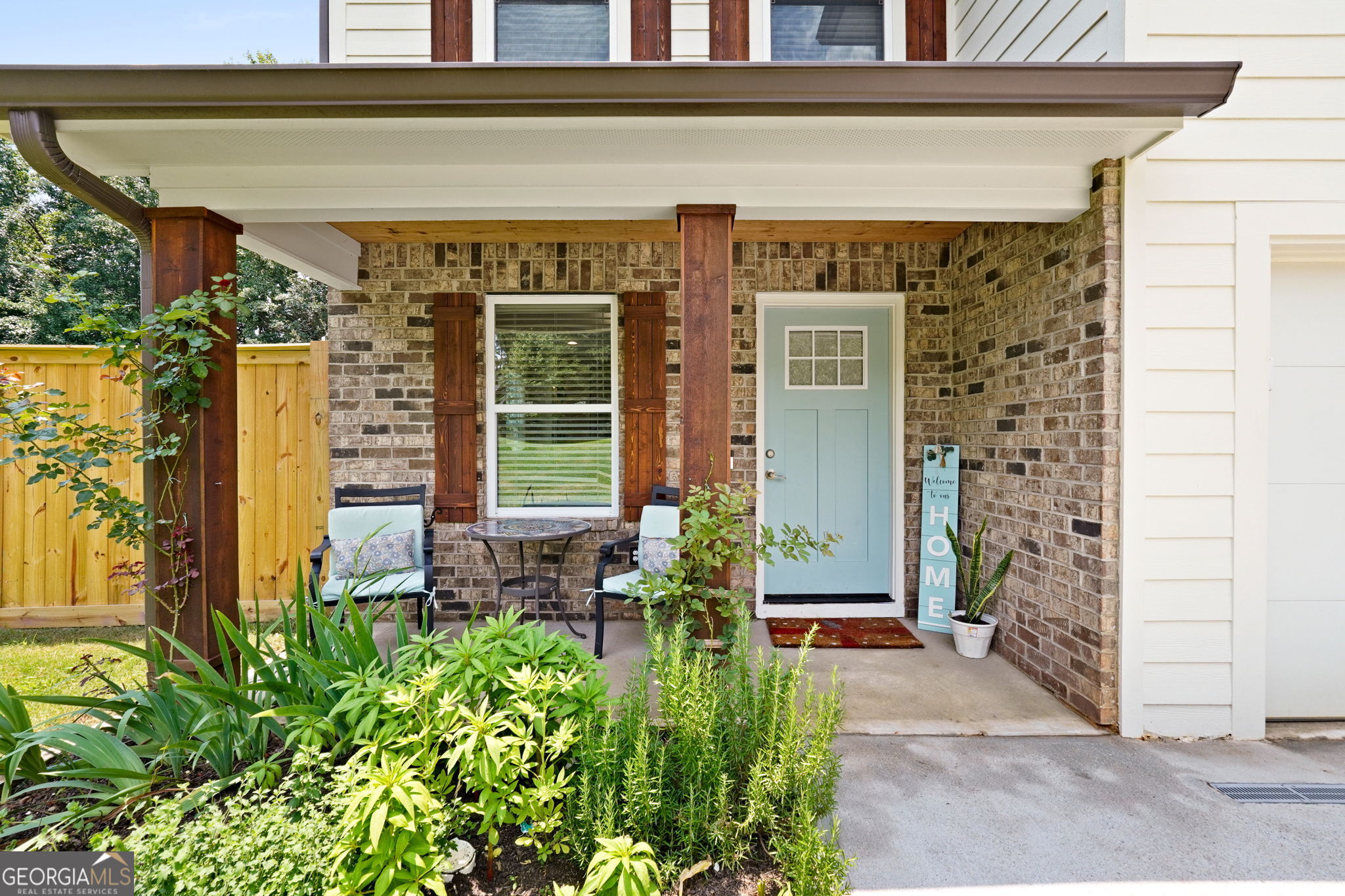 9477 Forest Knoll DR