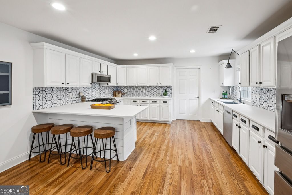 Photo of 734 Woodson Street SE, Atlanta, GA 30315 (MLS # 10668287)