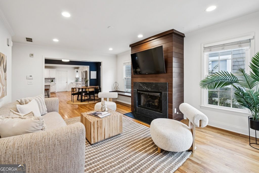 Photo of 734 Woodson Street SE, Atlanta, GA 30315 (MLS # 10668287)