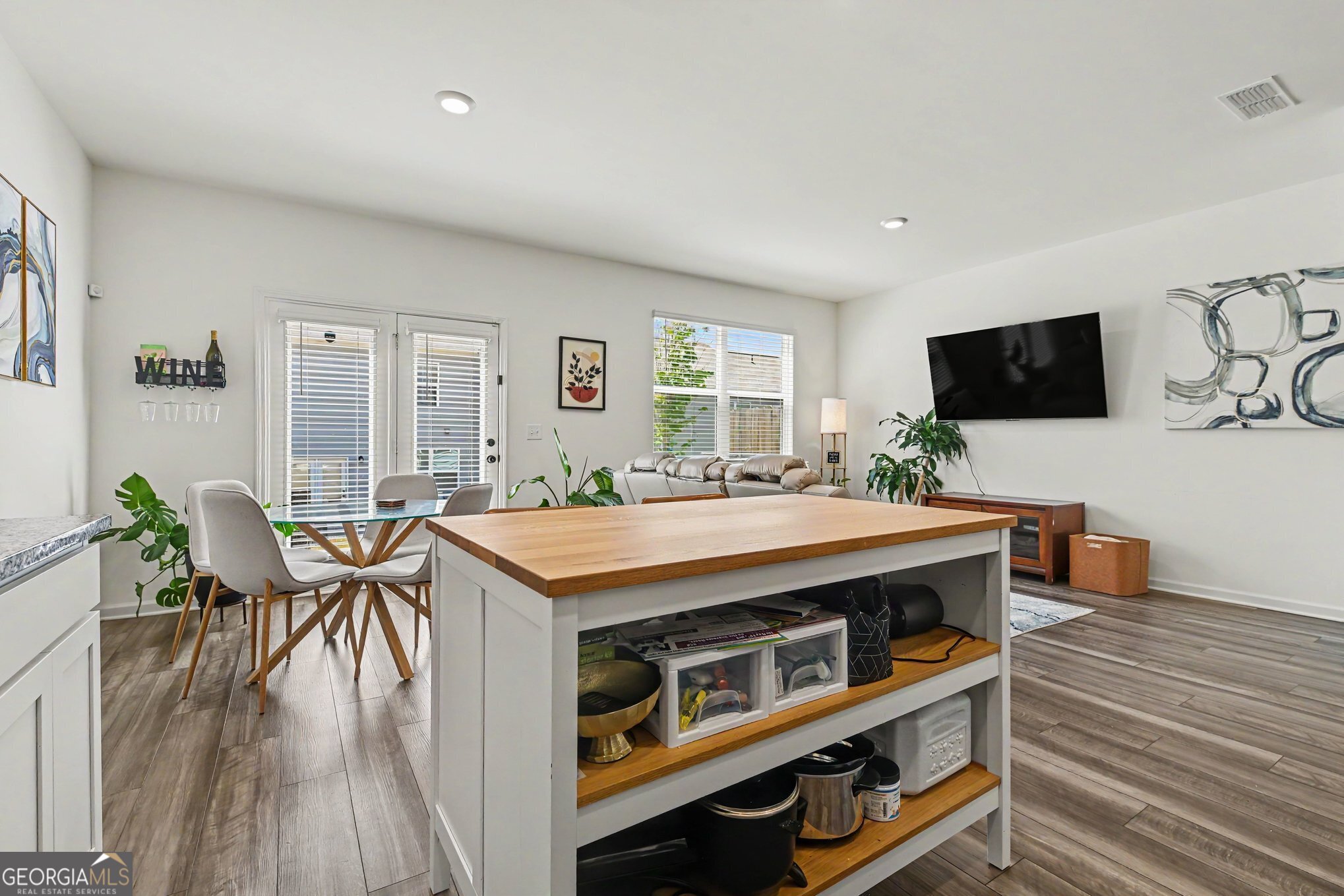 3556 Bluebird CT SW
