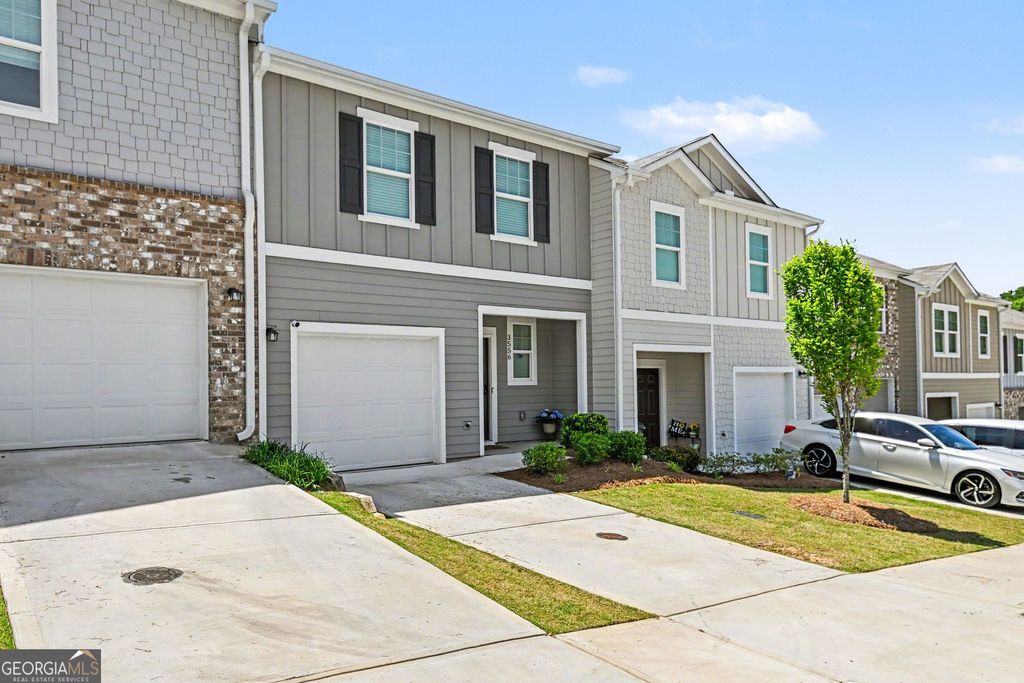 Photo of 3556 Bluebird Court SW, Atlanta, GA 30331 (MLS # 10757720)