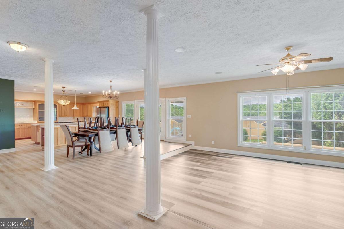701 Sunshine RD