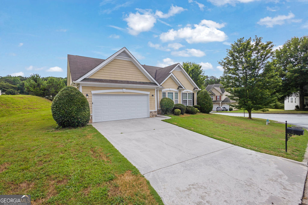 8900 Crestview CIR