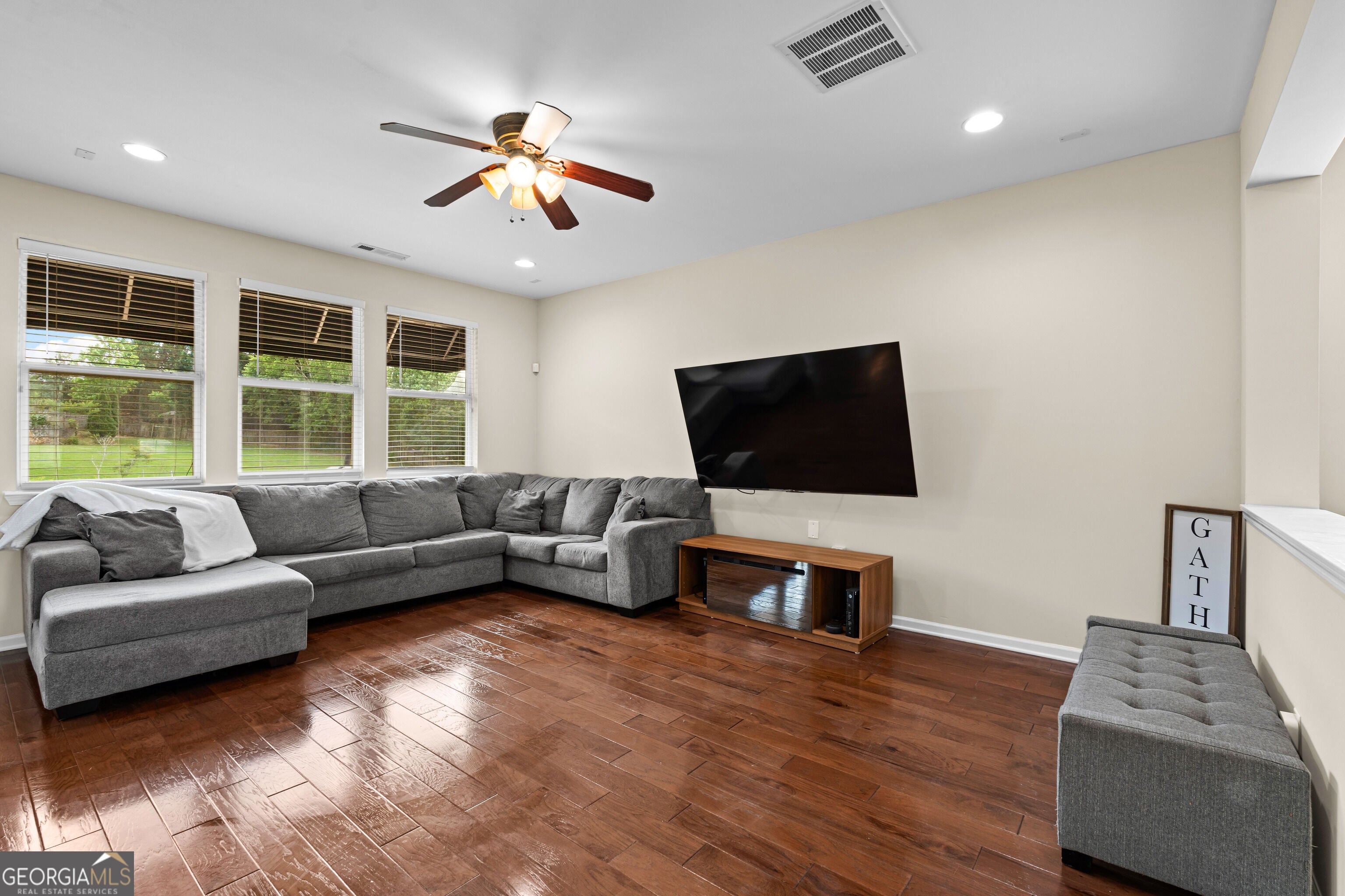 145 Paxton PL