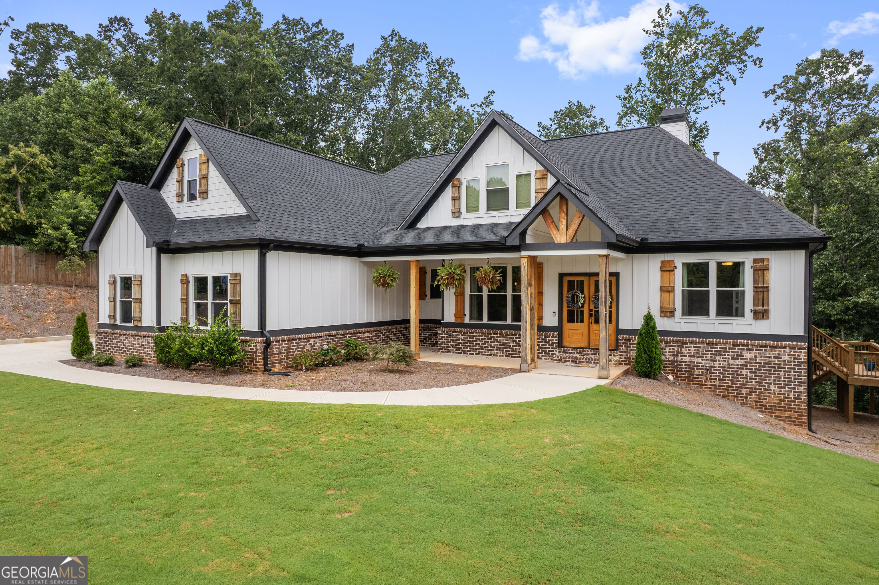 313 Evie LN