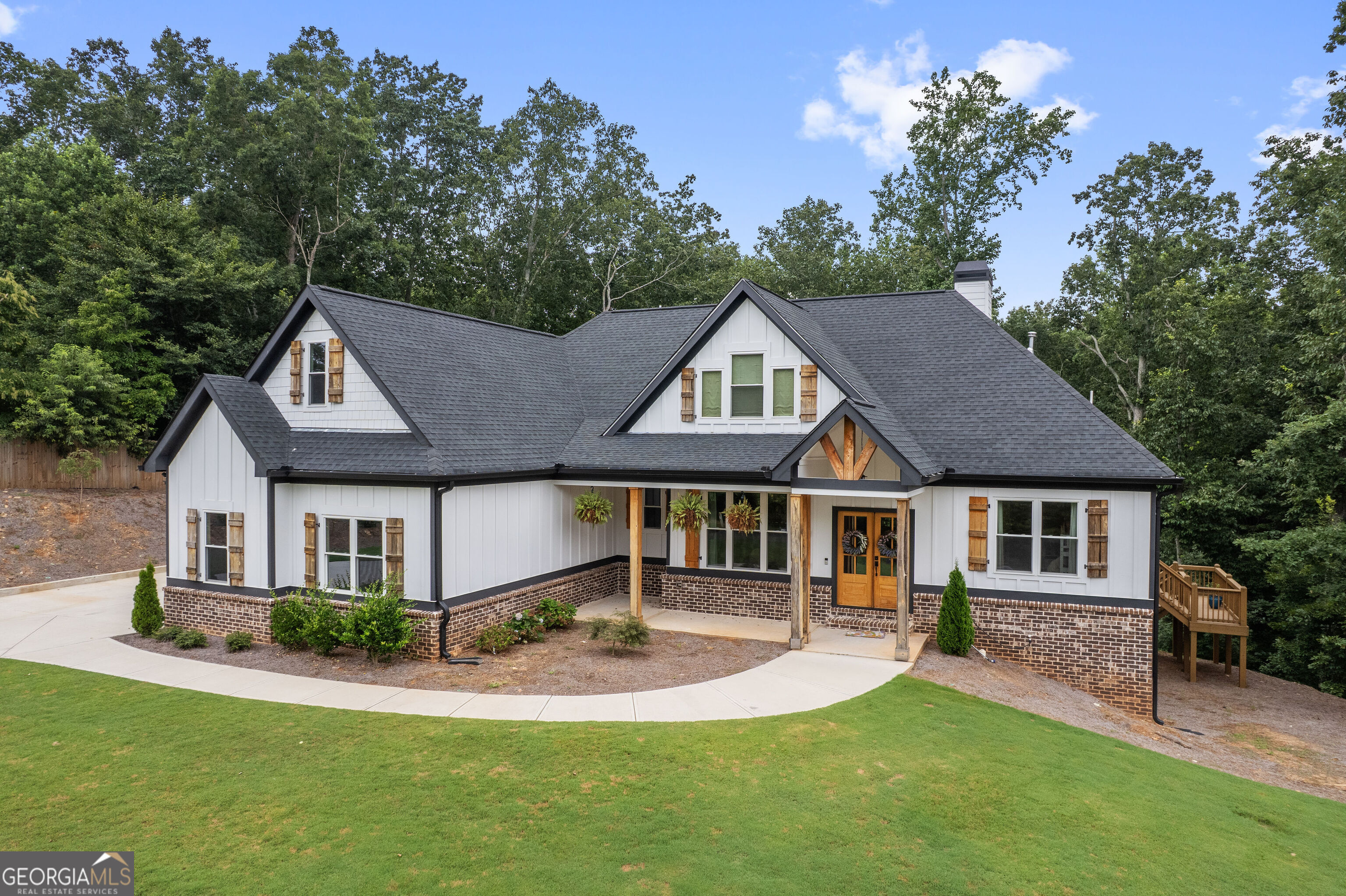 313 Evie LN