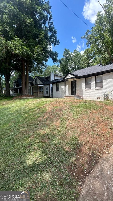 Photo of 1735 Derry Avenue SW, Atlanta, GA 30310 (MLS # 10639375)