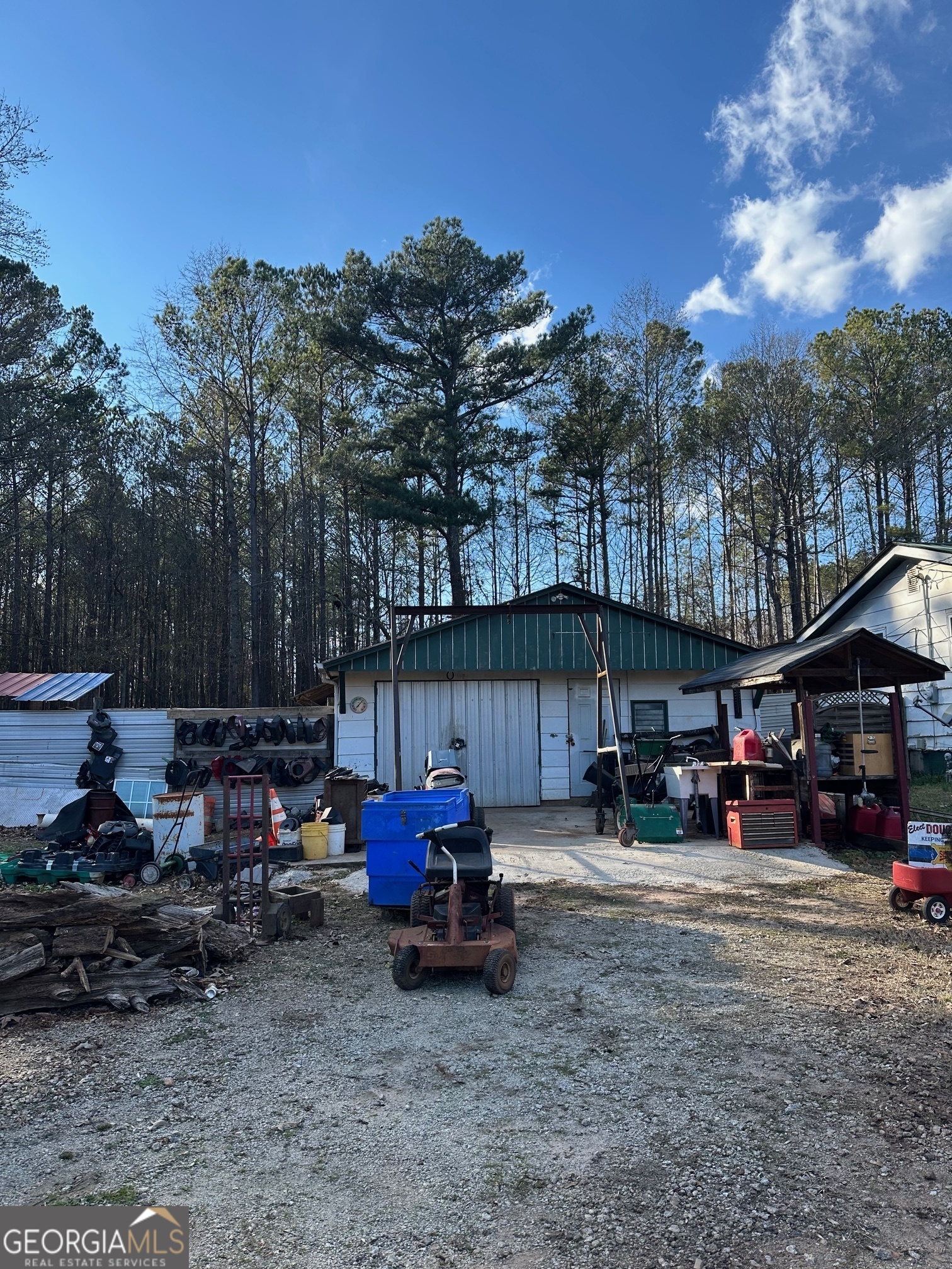 320 W Grantville RD