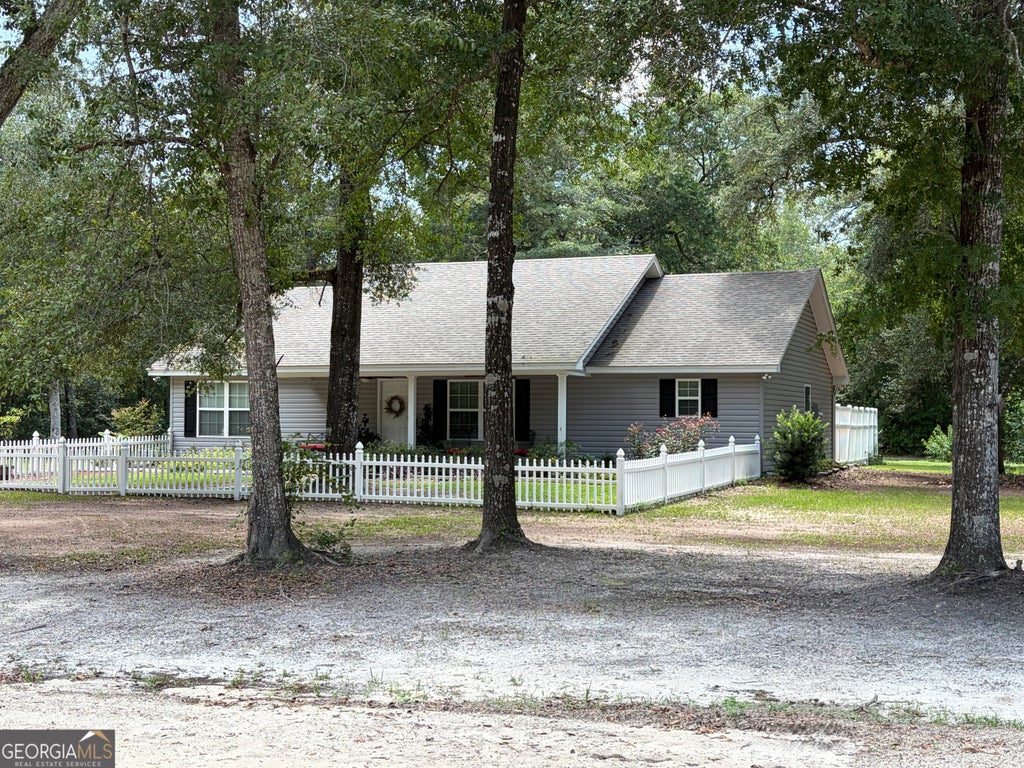 Photo of 325 Creekview Drive, Hortense, GA 31543 (MLS # 10813700)