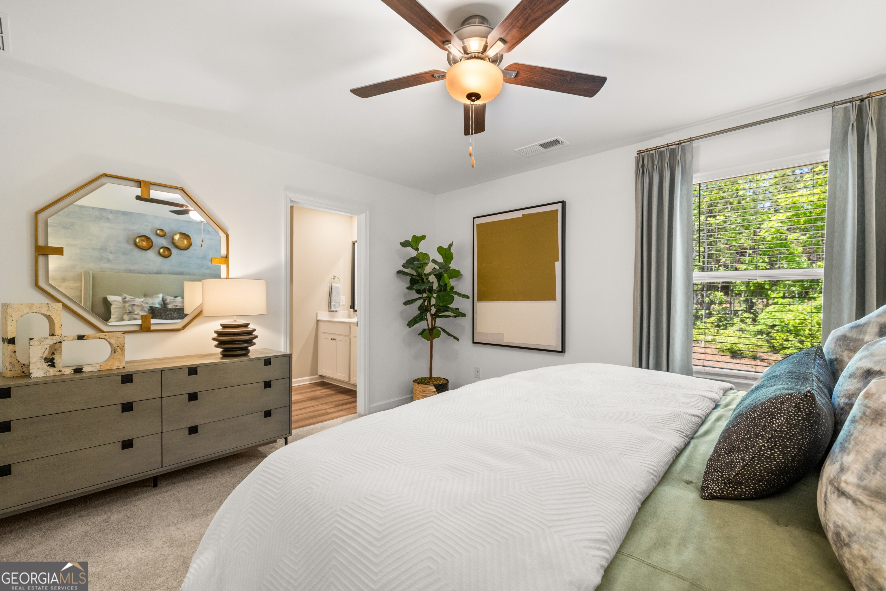 Photo 8 of 19 of 212 Red Dragon DR house