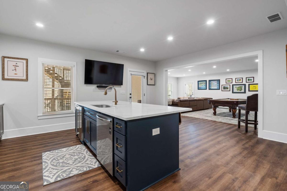 Nezhat Place - Residential