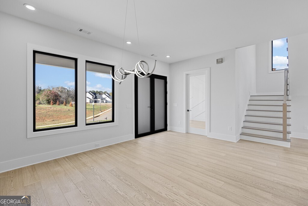 555 Versailles DR