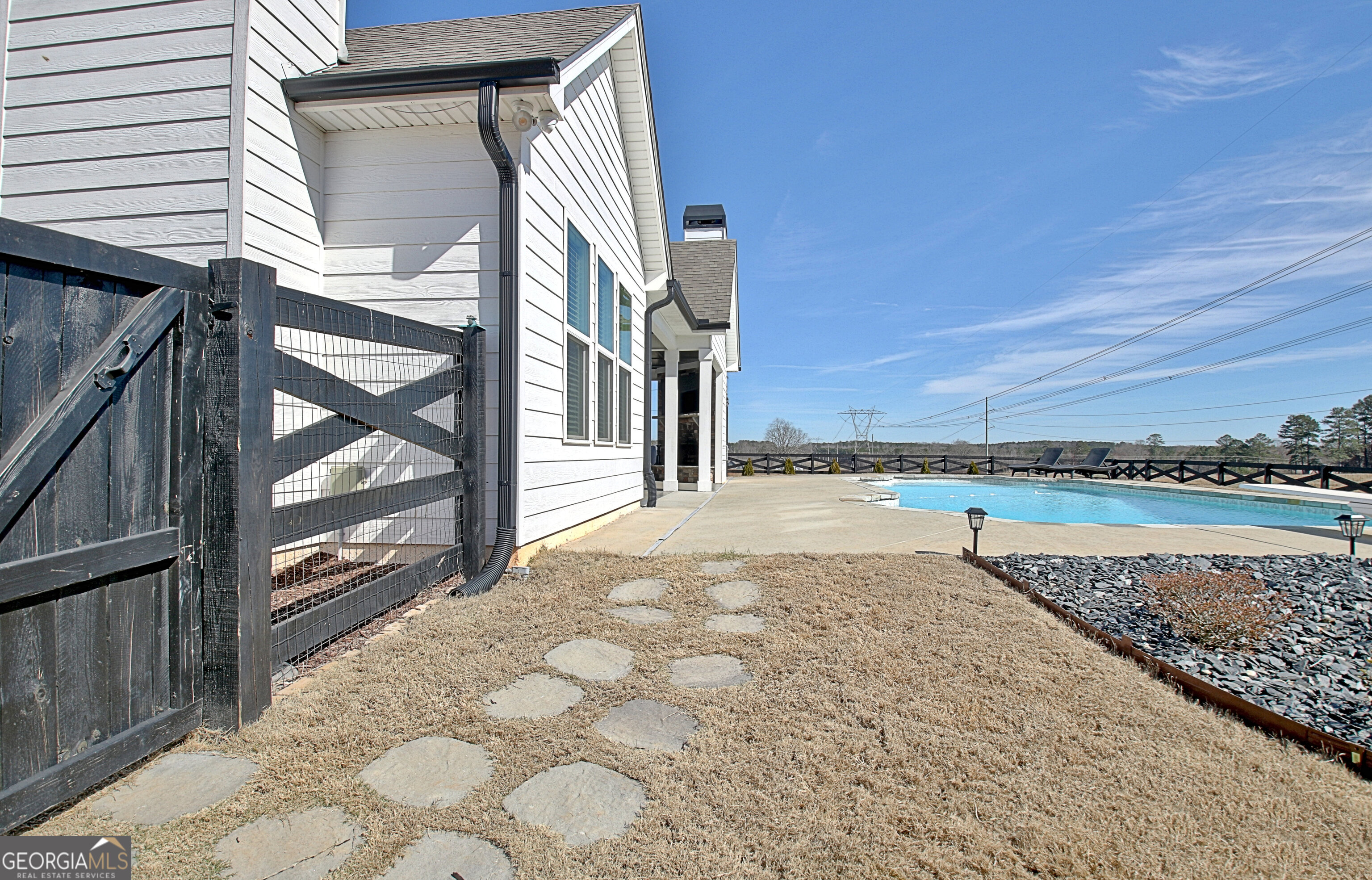 Senoia, Georgia 30276, United States, 4 Bedrooms Bedrooms, ,3 BathroomsBathrooms,Residential,Active,76829