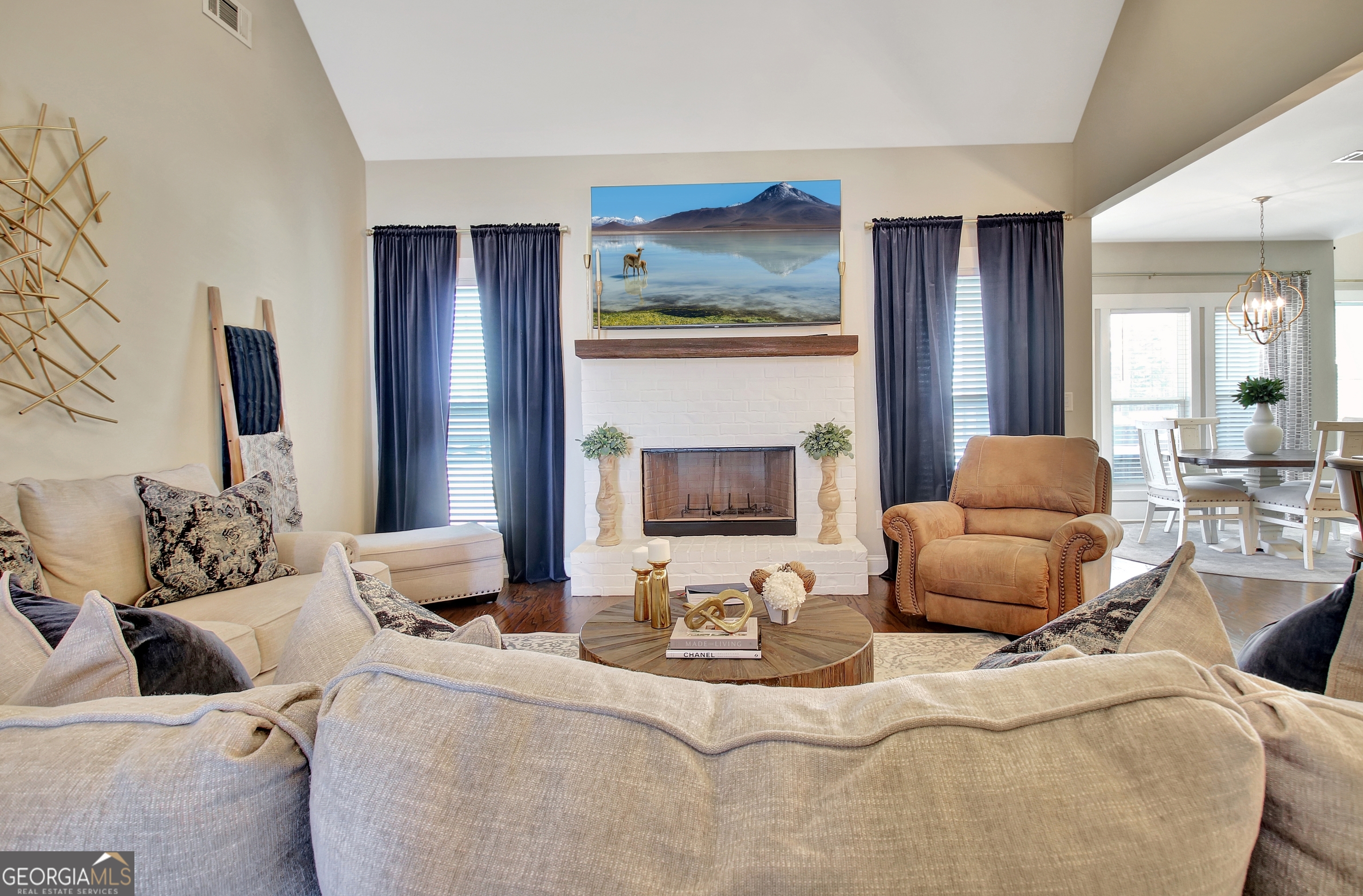 Senoia, Georgia 30276, United States, 4 Bedrooms Bedrooms, ,3 BathroomsBathrooms,Residential,Active,76829