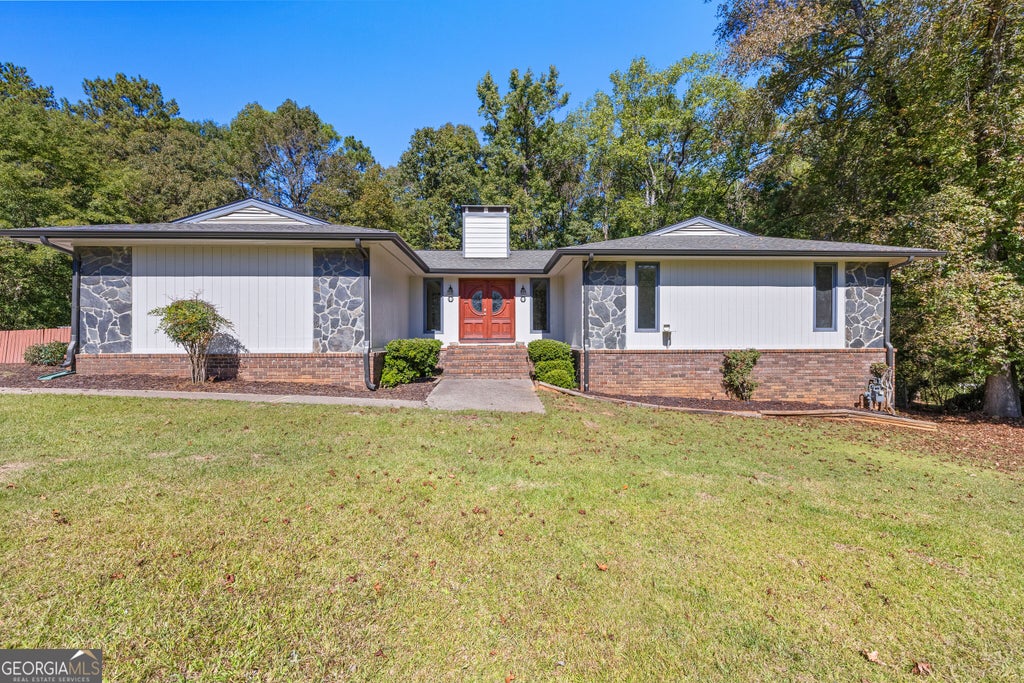 Photo of 210 Gantt Lane, Fayetteville, GA 30215 (MLS # 10877708)