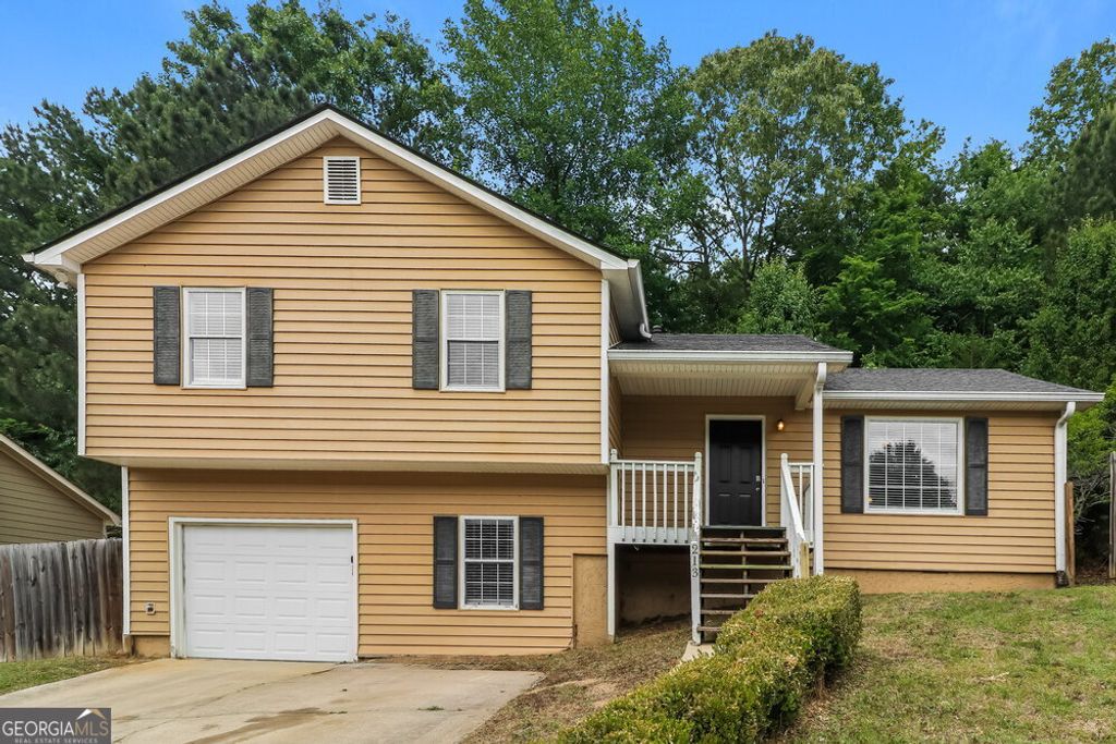 Photo of 213 Hampton Drive, Dallas, GA 30132 (MLS # 10755611)