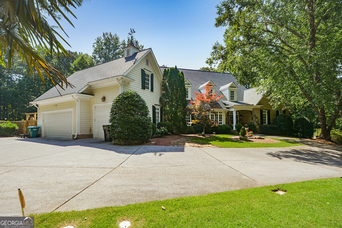 Photo 3 of 81 of 240 Rose Ridge DR house