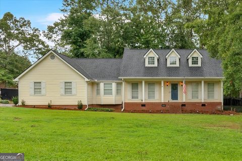 Photo of 201 Rollingwood Circle NW, Rome, GA 30165 (MLS # 10555638)