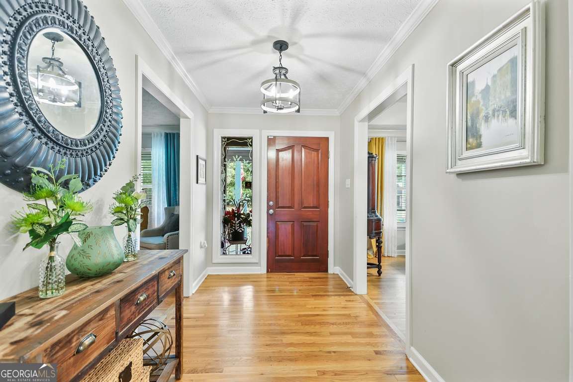 17 E Point DR