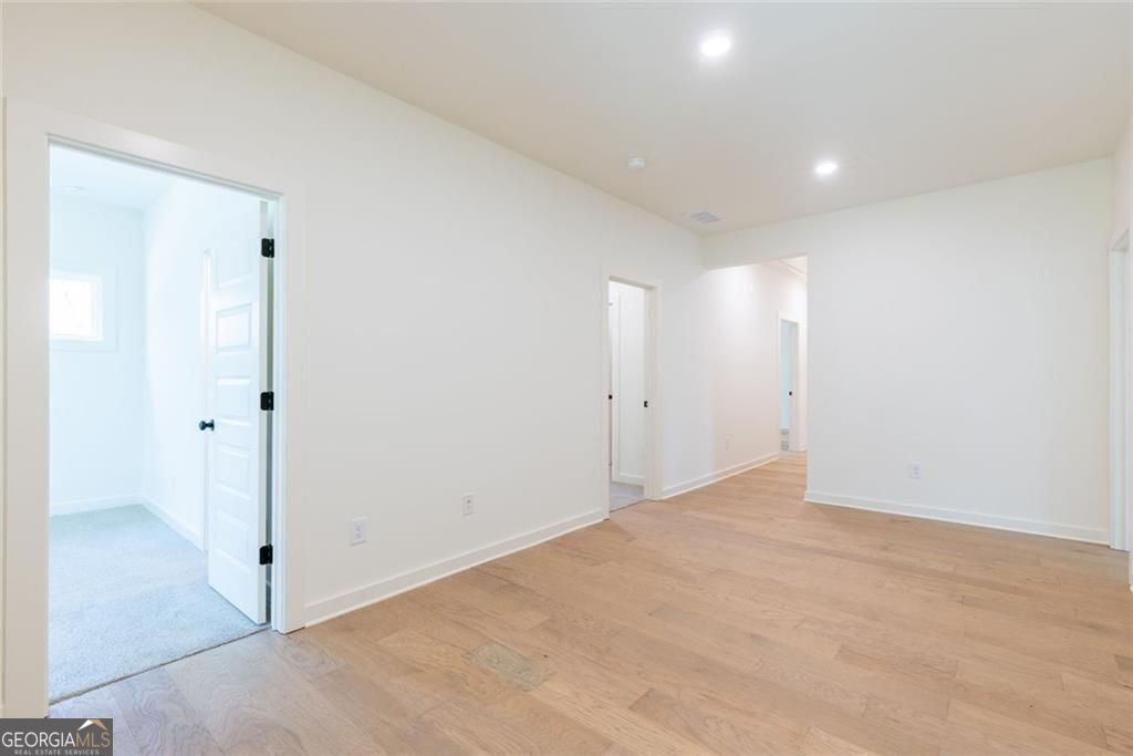 Gainesville, Georgia 30506, United States, 5 Bedrooms Bedrooms, ,5 BathroomsBathrooms,Residential,Active,214375