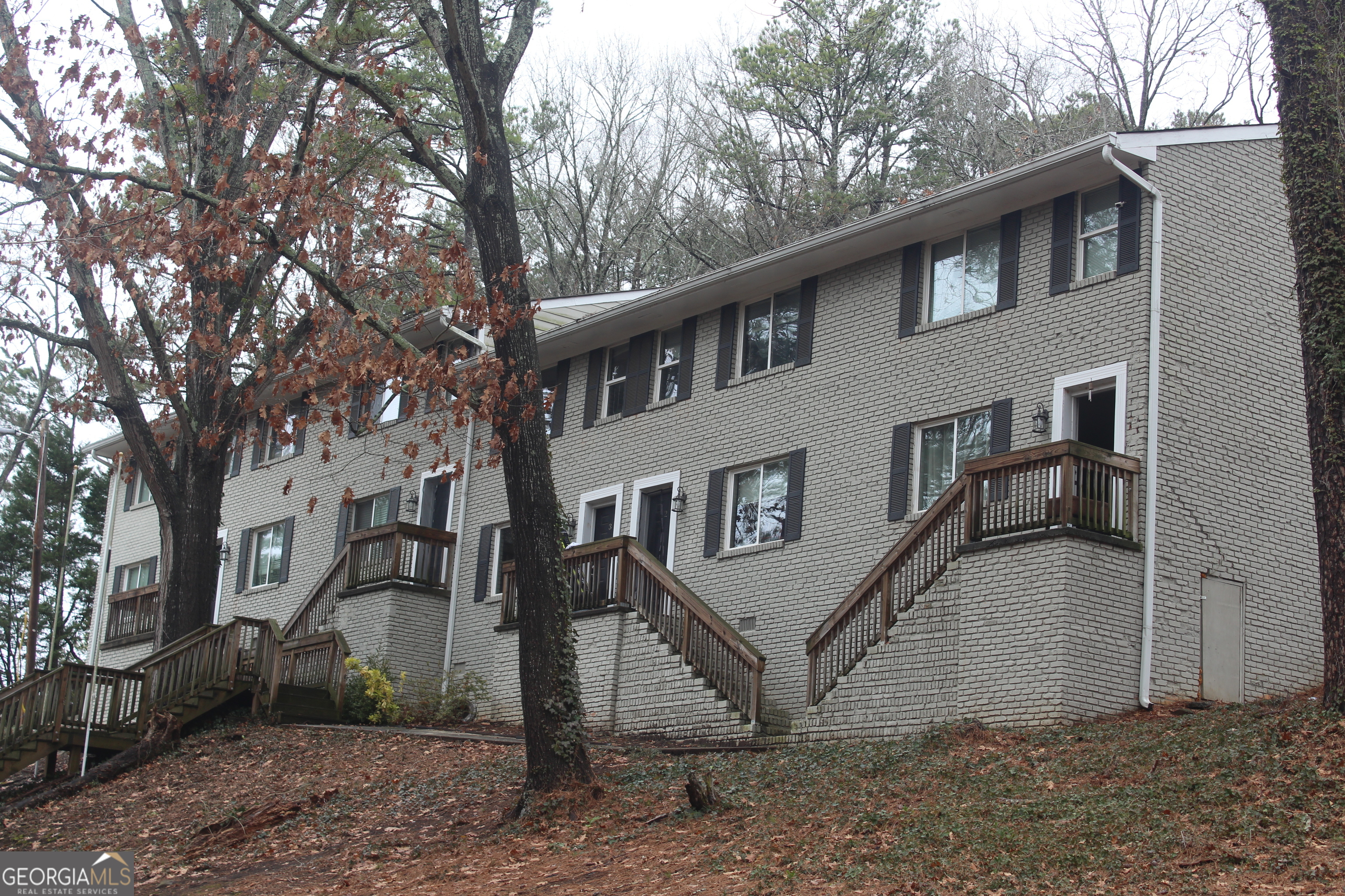 2451 Peachwood CIR NE