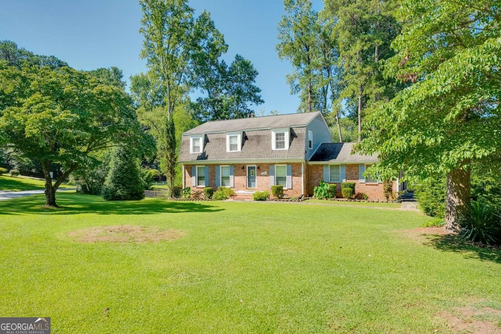 Photo of 4737 Fellsridge Drive, Stone Mountain, GA 30083 (MLS # 10811411)