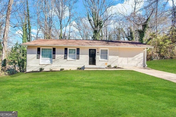 2190 WESTOVER DR, ATLANTA, GA 30344 - Image b5e13de1aa486b6fc82f575ee90feaf3/1043665340
