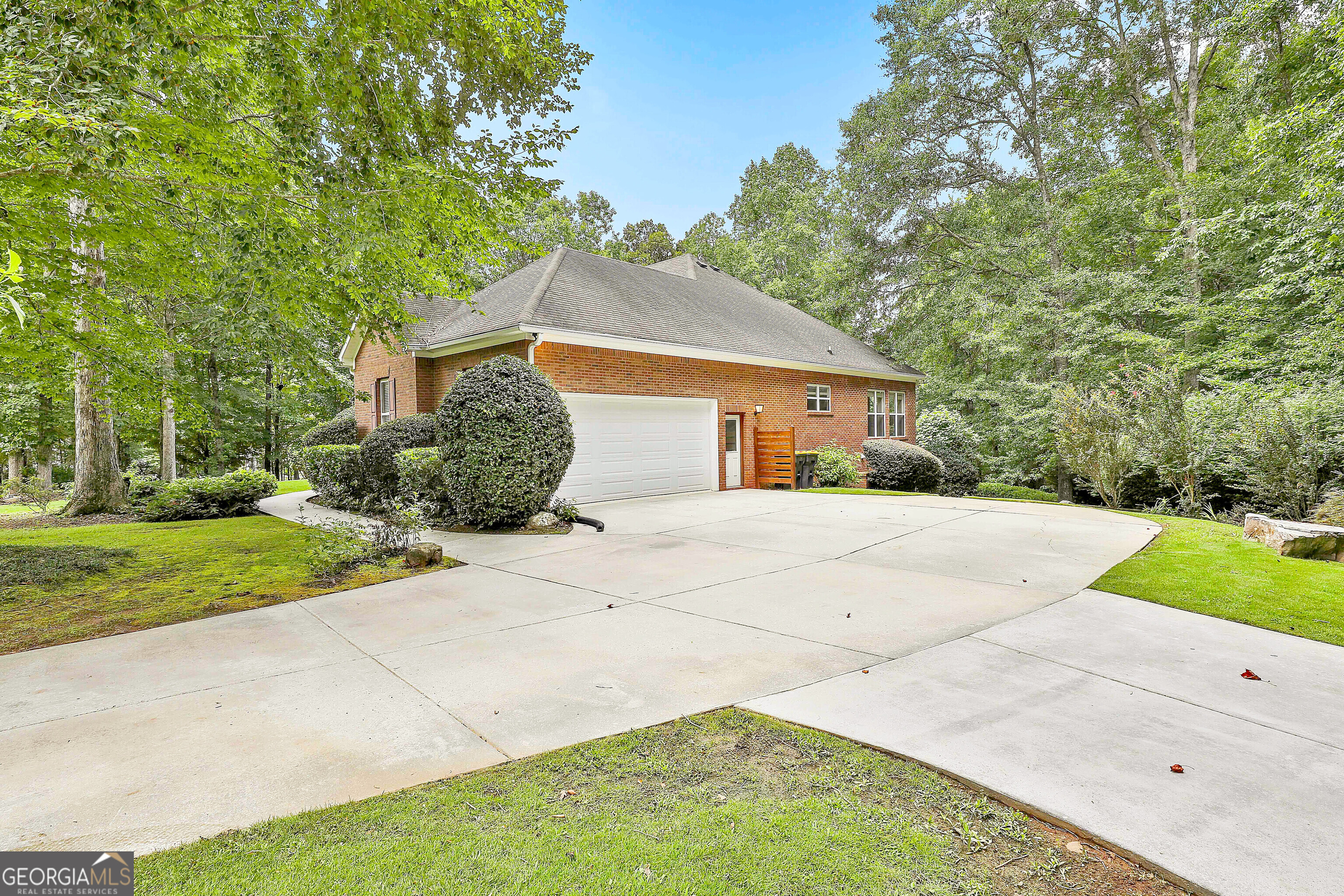 165 Hideaway DR