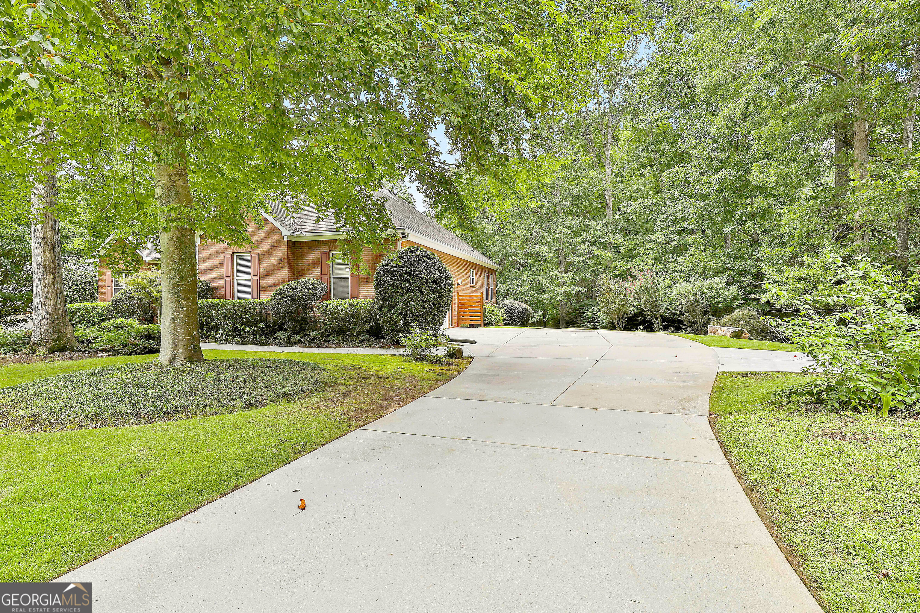 165 Hideaway DR