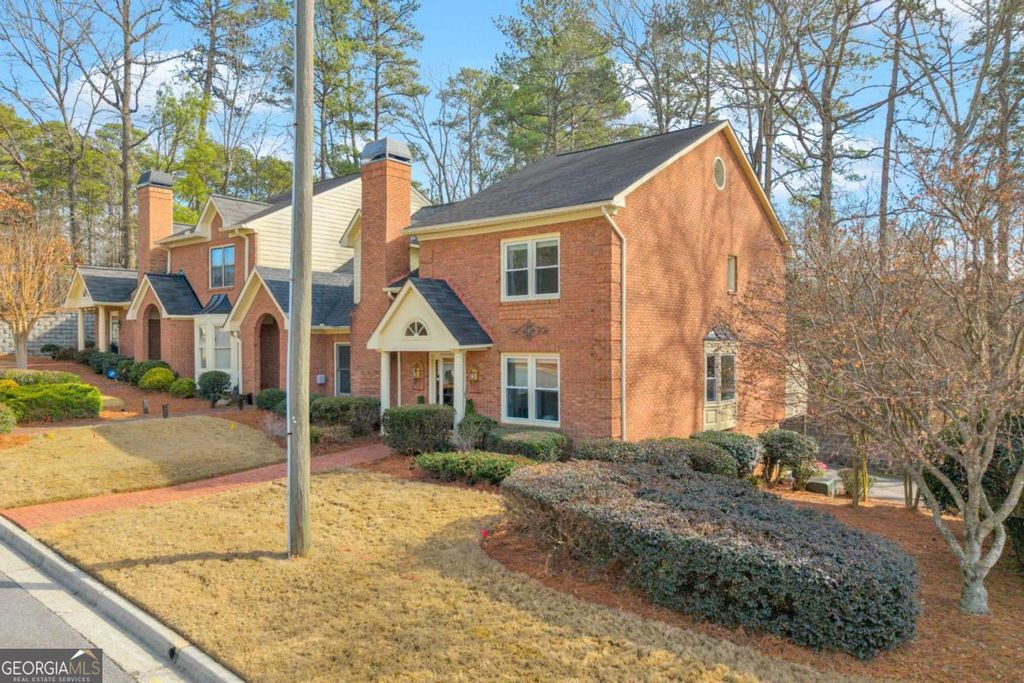 Photo of 2705 Holcomb Springs Drive, Alpharetta, GA 30022 (MLS # 10672152)