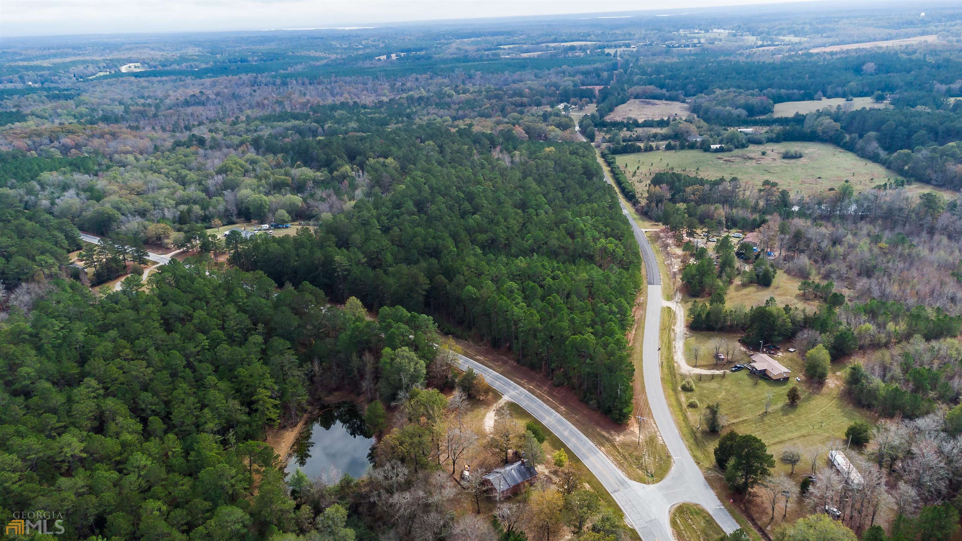 14.1 Ac located less than 5 minutes from Soap Creek on Lake Thurmond/Clarks Hill Lake. This is the perfect location to build your home and still have plenty of land left for privacy, animals, etc. The seller has already installed a water tap, and there's a fire hydrant located on this parcel. Requires an engineered septic system.