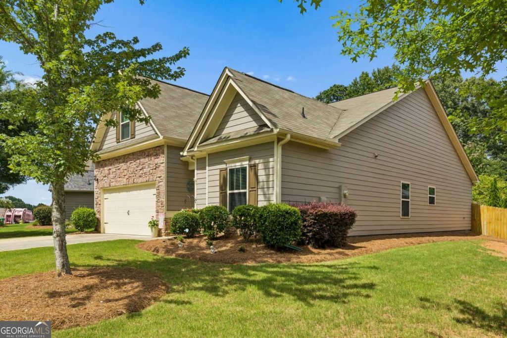 Photo of 137 Stone Manor Court, Woodstock, GA 30188 (MLS # 10811510)