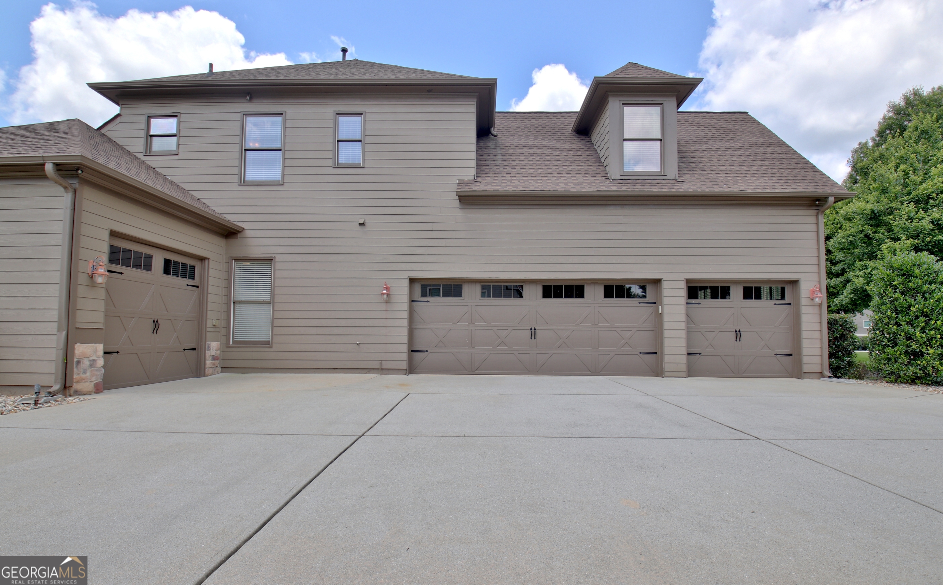 365 Swains DR