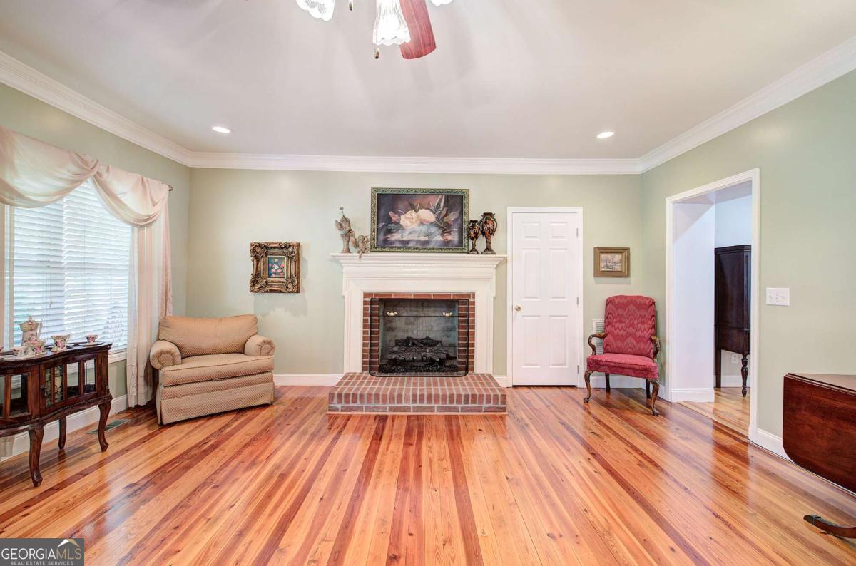 1180 Hall Station RD NW