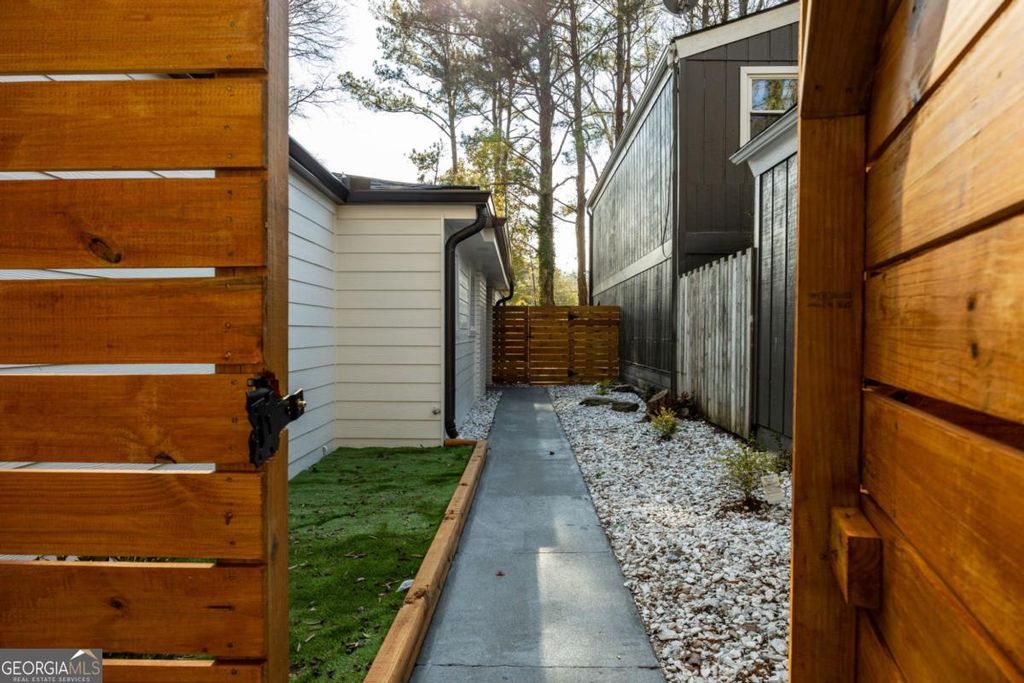 Photo of 2952 Chipmunk Trail SE, Marietta, GA 30067 (MLS # 10656939)