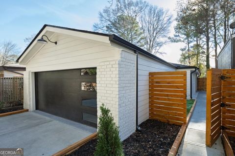 Photo of 2952 Chipmunk Trail SE, Marietta, GA 30067 (MLS # 10656939)