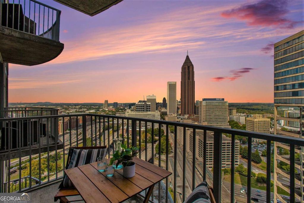 Photo of 400 W Peachtree Street NW #2615, Atlanta, GA 30308 (MLS # 10720567)