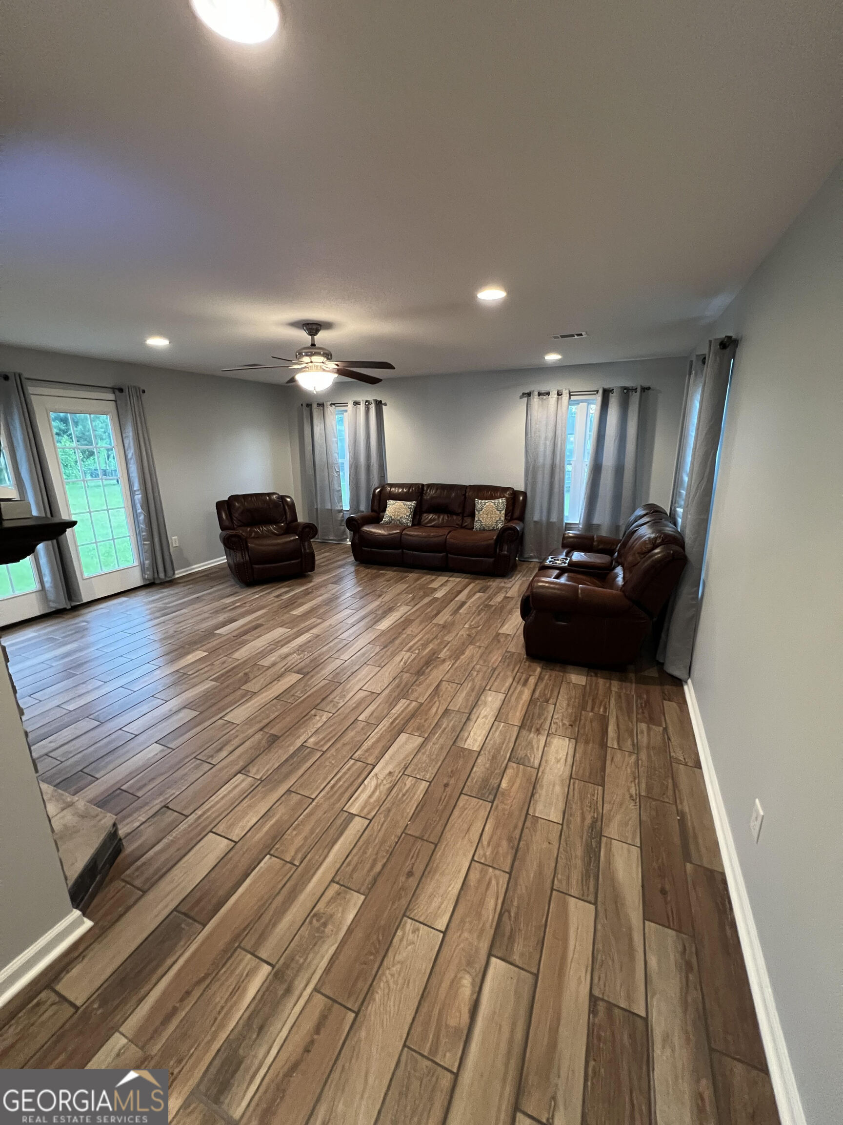 56 Glenridge DR