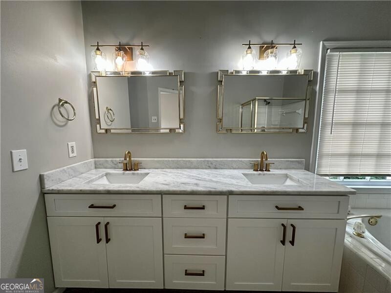 Stone Mountain, Georgia 30087, United States, 4 Bedrooms Bedrooms, ,3 BathroomsBathrooms,Residential,Active,129335