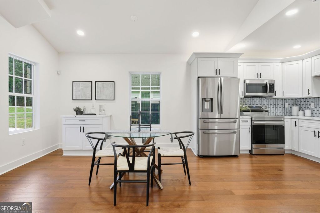 Photo of 2822 Waters Road SW, Atlanta, GA 30354 (MLS # 10684209)