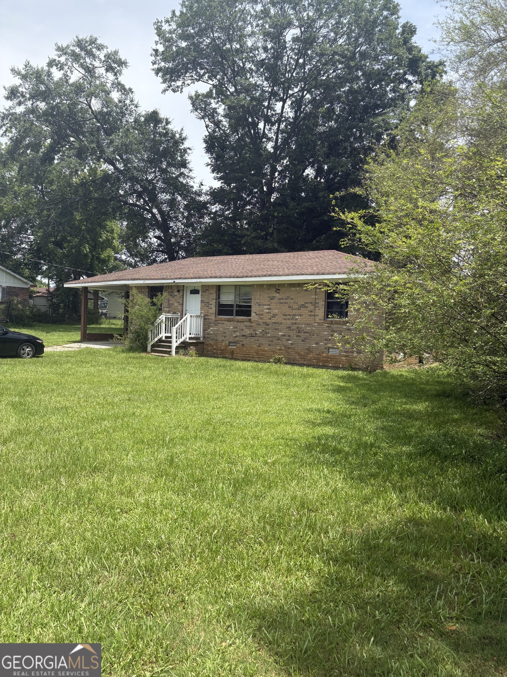 Welcome to your next beautiful all brick ranch with real hardwood floors throughout the home on a large end lot. This is a fixer upper with the potential to customize to your desire with a large kitchen for the whole family to enjoy. On a Supra lockbox. Please schedule appointment in Showingtime.