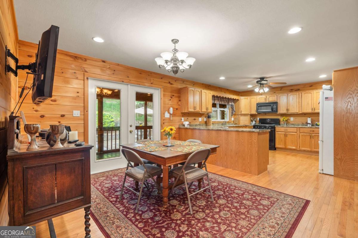 240 Rolling Hills DR