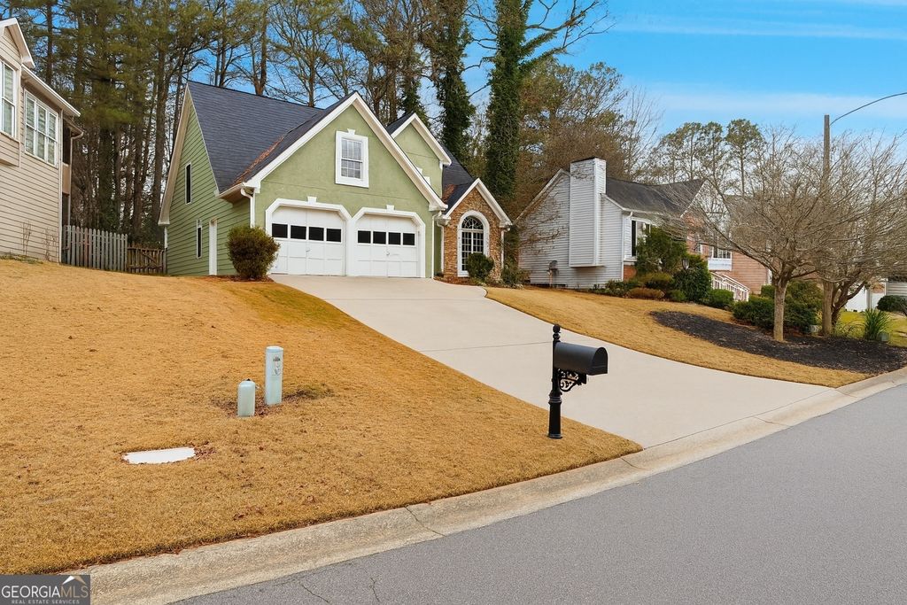 Photo of 615 Overhill Drive, Woodstock, GA 30189 (MLS # 10656035)