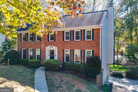 Photo of 5610 Surrey Court, Alpharetta, GA 30009 (MLS # 10637185)