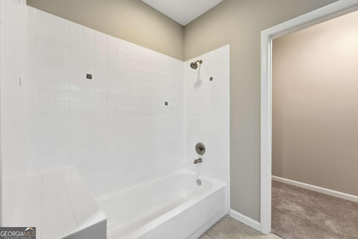 3400 MALONE DRIVE - Residential