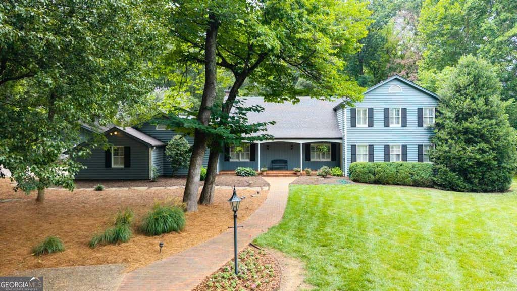 Photo of 1904 Rena Lane, Dalton, GA 30720 (MLS # 10785851)