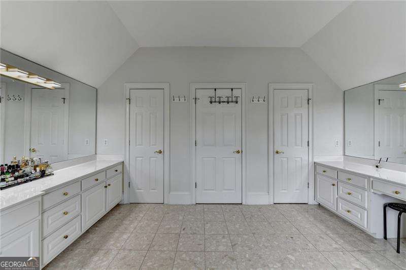 Seven Oaks - Residential