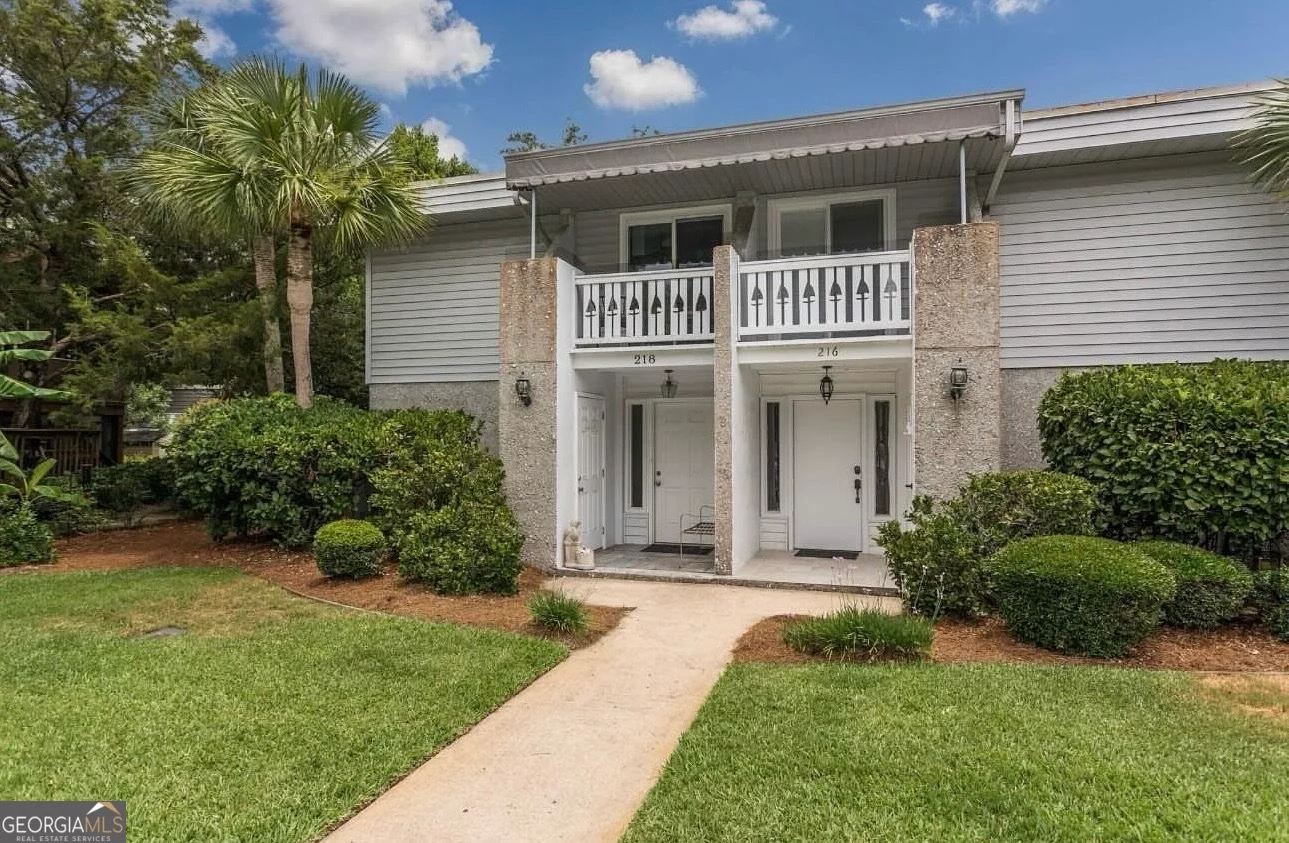 218 Olive Way Way